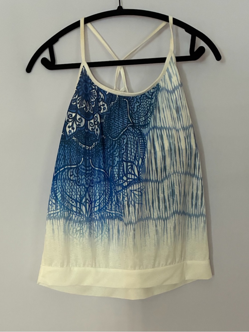 Prana Blue and Cream Racerback Printed Athletic Top w/ Inner Sports Bra -Sz L